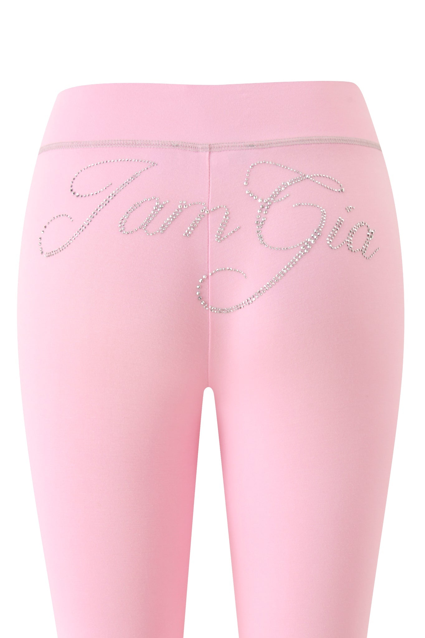 The BLARE LOW RISE DIAMONTE CAPRI in baby pink by I.AM.GIA features a flattering low-rise fit and “Jamaica” emblazoned in dazzling rhinestones across the back, channeling I.AM.GIA’s signature rhinestone logo for an added hint of glam.