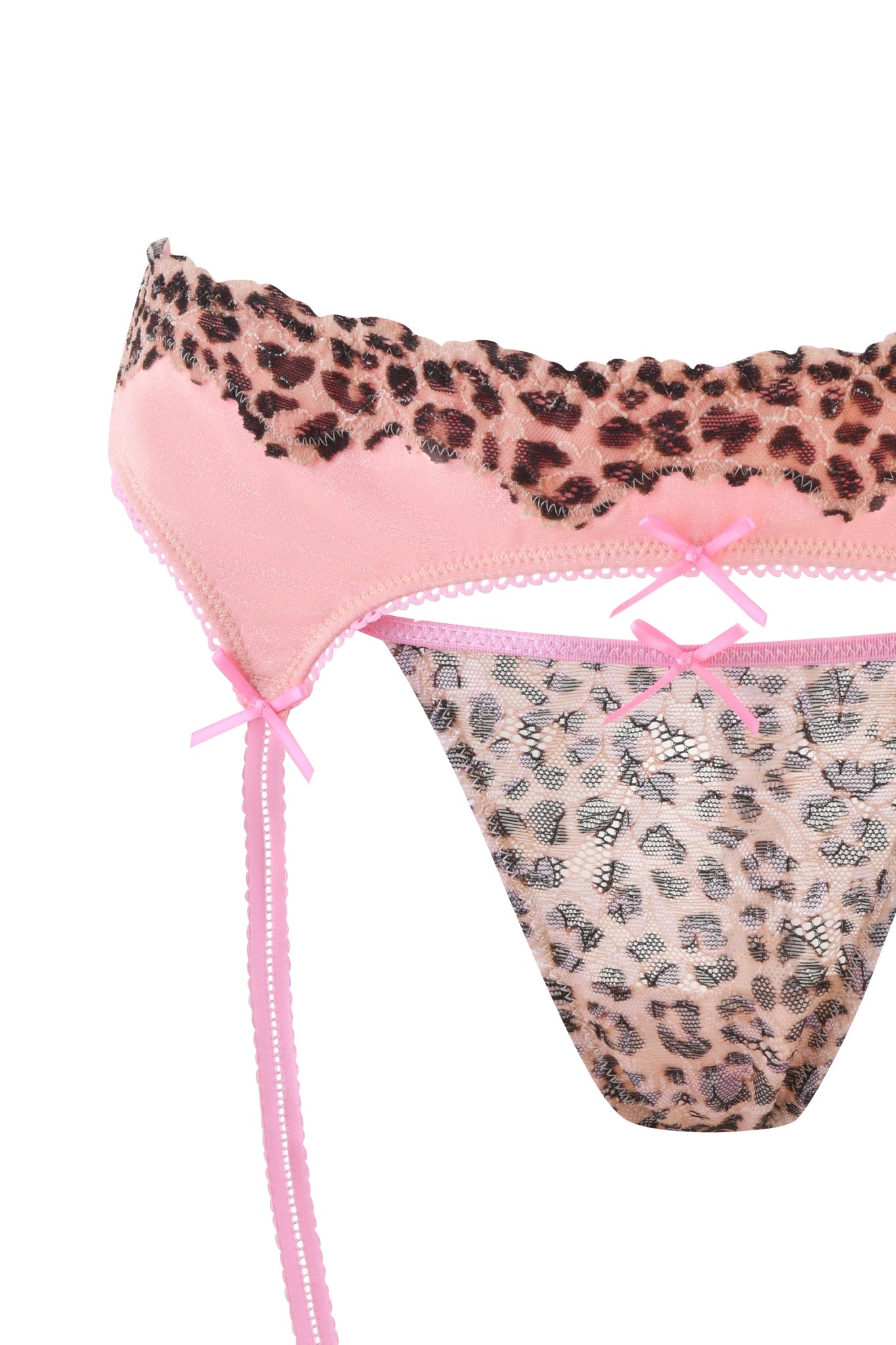 The AMARI 3 PIECE SET - PINK: LEOPARD by I.AM.GIA features women's leopard print lingerie accented with elegant pink lace and small pink bows on the waistband, exuding a vintage-inspired charm.